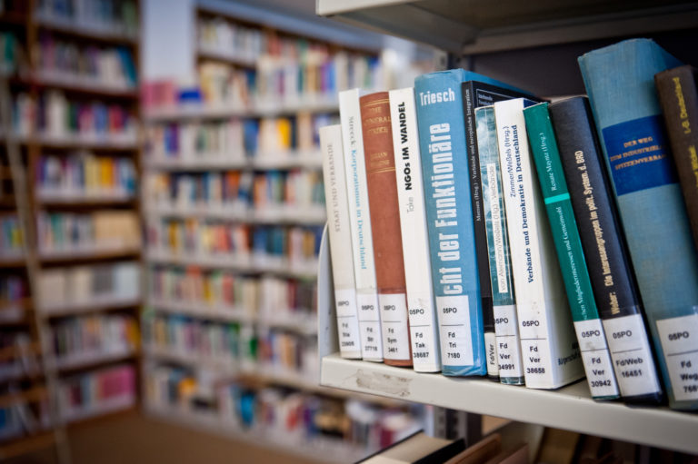 Studentische Hilfskraft für unsere Teilbibliothek gesucht