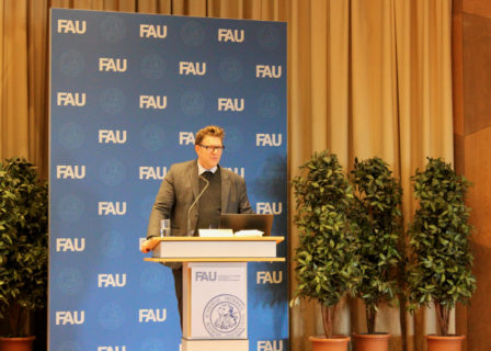 ... und der Geschäftführende Vorstand des Instituts für Politische Wissenschaft, Prof. Dr. Marco Bünte, die Roland Sturm als Kollegen und für sein langjähriges Engagement an der FAU würdigten.